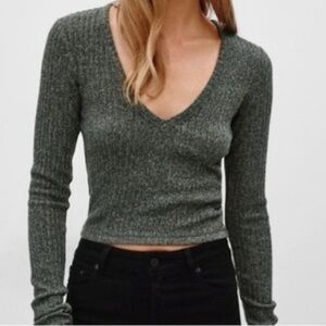 Aritzia Wilfred Free Bittar Grey Ribbed V Neck Cropped Long Sleeve Shirt Size S